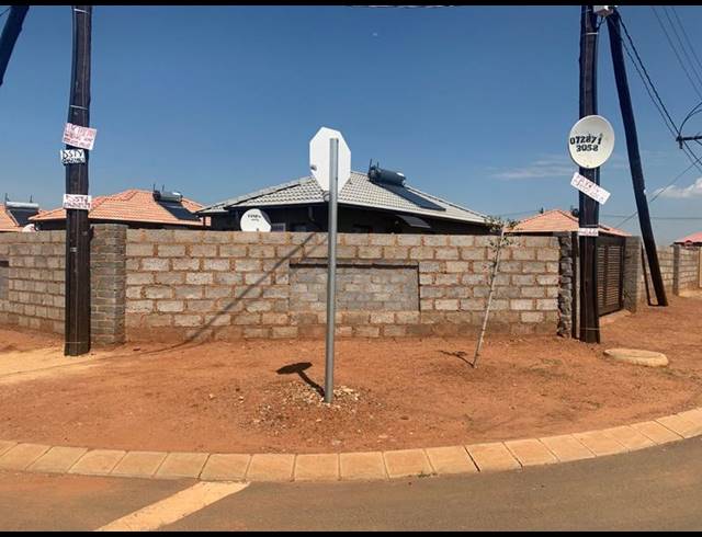 3 BEDROOM HOUSE FOR SALE IN PROTEA GLEN EXT